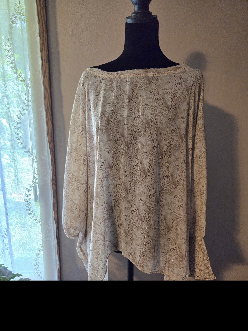 Grade & Gather M/L Boho Cream Printed Long-Sleeve Women’s Top